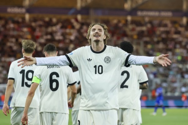 Giám đốc điều hành Stuttgart: 